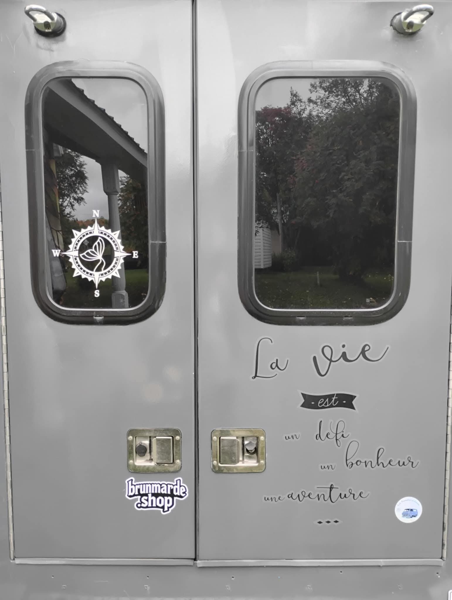 Sticker brunmarde.shop