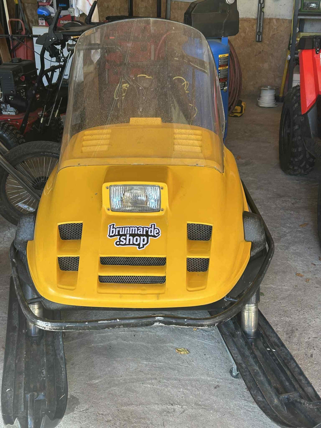 Sticker brunmarde.shop